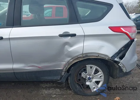 2016 Ford Escape S z USA, uszkodzony, nr VIN 1FMCU0F75GUA34181